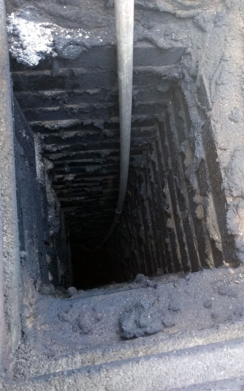 Deshollinado, Limpieza y Reparación de Chimeneas - foto 4