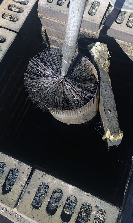 Deshollinado, Limpieza y Reparación de Chimeneas - foto 6